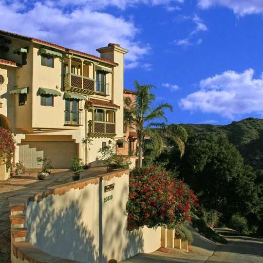 The Linnington Bed and Breakfast Los Angeles California — Property