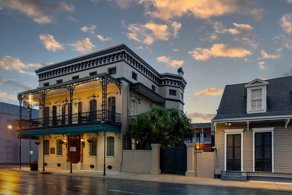 The Parisian Courtyard Inn — Property