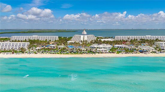 The Pyramid Cancun — Property