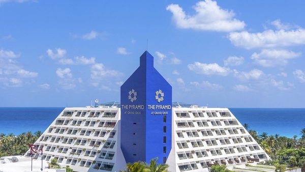 The Pyramid Cancun — Property