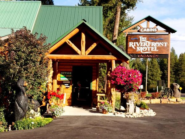 The Riverfront Motel Cabins — Property