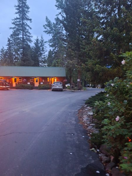 The Riverfront Motel Cabins — Property