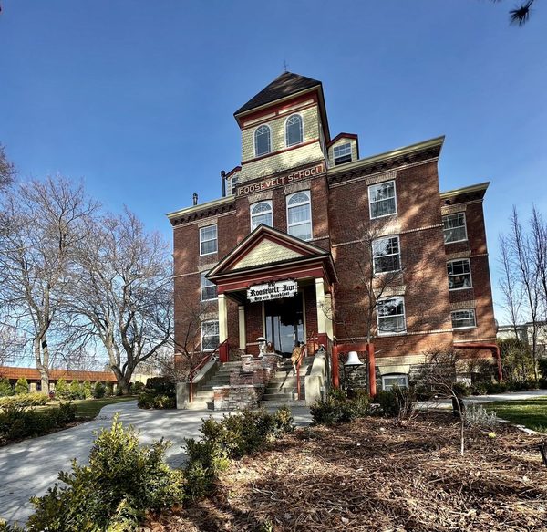 The Roosevelt Inn — Property