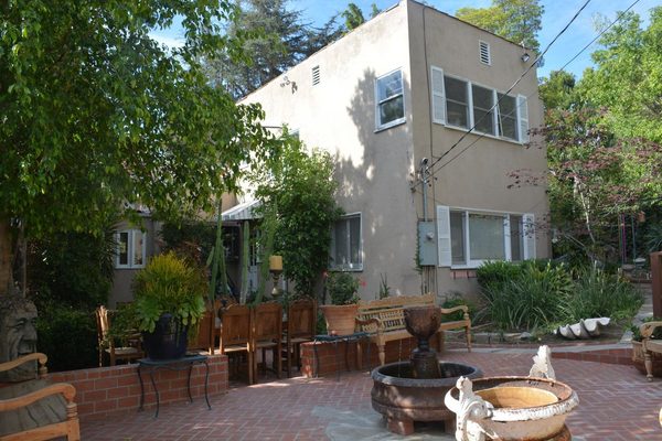 The Secret Garden Bed and Breakfast Los Angeles California — Property