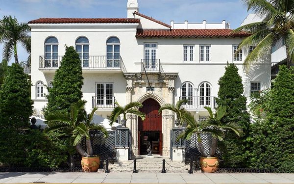 The Villa Casa Casuarina Miami Beach Florida — Property
