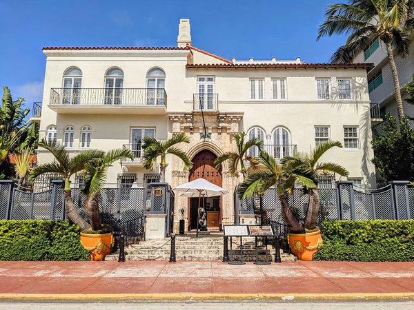 The Villa Casa Casuarina Miami Beach Florida — Property