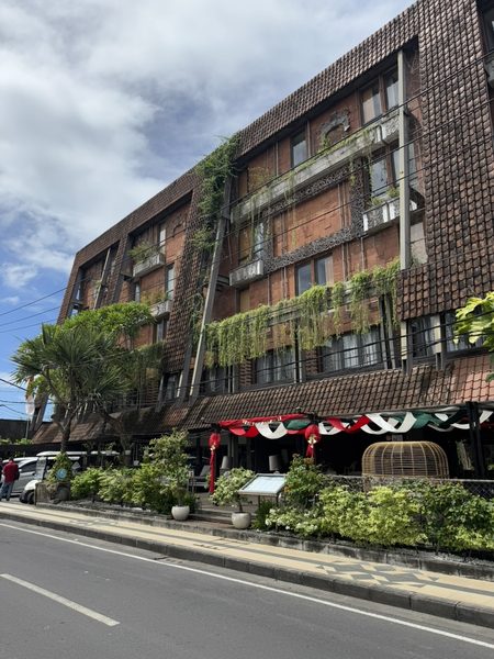 Tijili Seminyak — Property