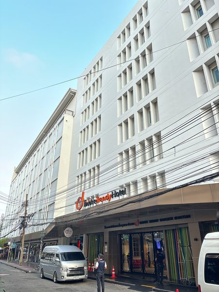 Tinidee Trendy Bangkok Khaosan — Property