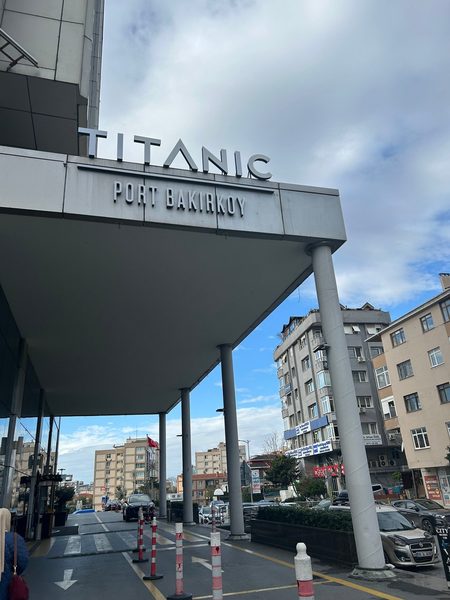 Titanic Port Bakirkoy Istanbul — Property
