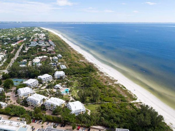 Tortuga Beach Club Resort — Property