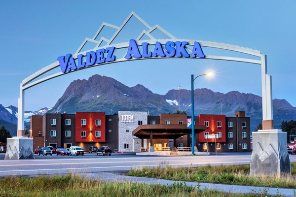 Totem Hotel and Suites — Property