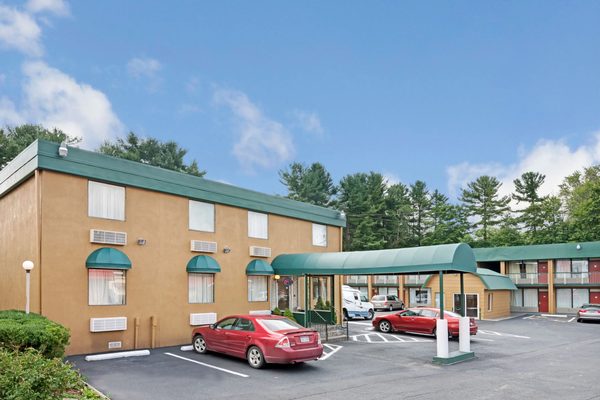 Travelodge By Wyndham Beckley — Property