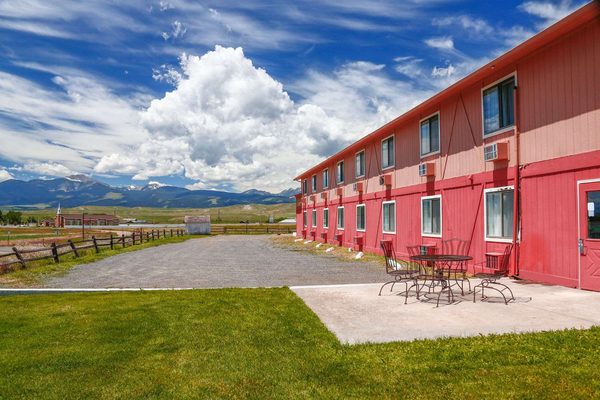 Travelodge by Wyndham Deer Lodge Montana — Property