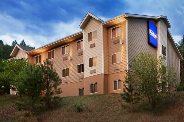 Travelodge by Wyndham Dunsmuir — Property