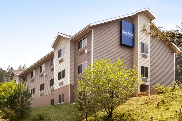 Travelodge by Wyndham Dunsmuir — Property