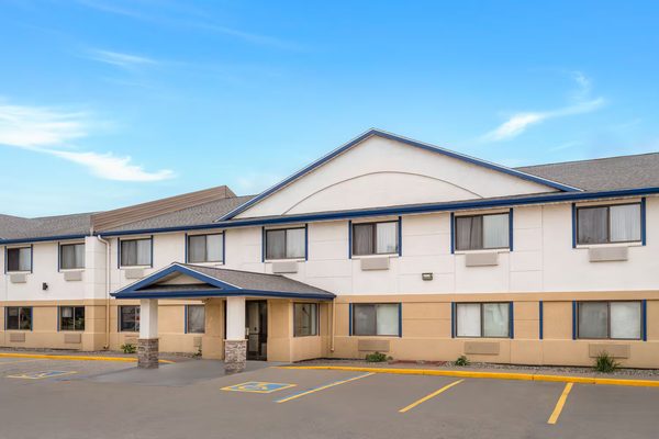 Travelodge by Wyndham Fargo West Acres — Property