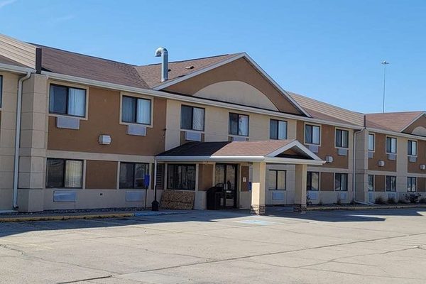 Travelodge by Wyndham Fargo West Acres — Property