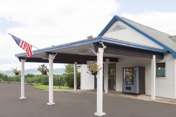 Travelodge by Wyndham Lake George NY — Property