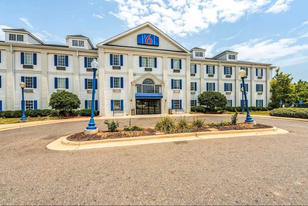 Travelodge by Wyndham Shreveport LA — Property