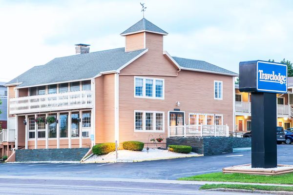 Travelodge by Wyndham South Burlington — Property