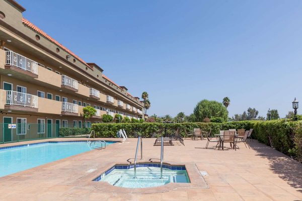 Travelodge by Wyndham Sylmar CA Los Angeles California — Property