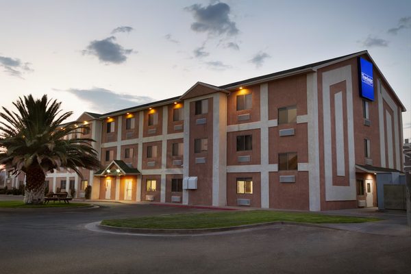 Travelodge by Wyndham Yermo — Property