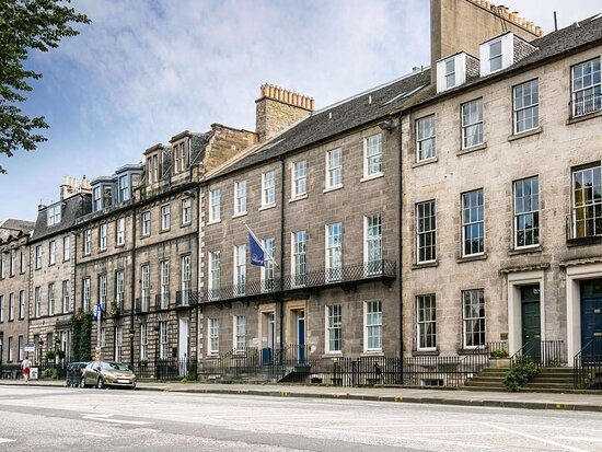 Travelodge Edinburgh Central Queen Street — Property