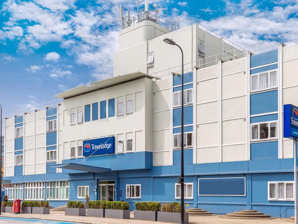 Travelodge London Battersea — Property