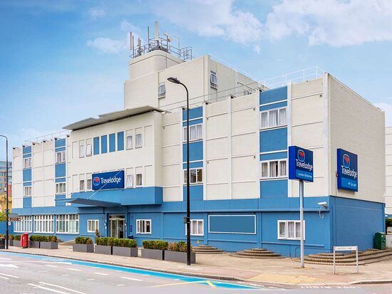 Travelodge London Battersea — Property