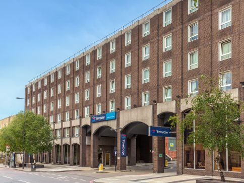 Travelodge London Farringdon — Property