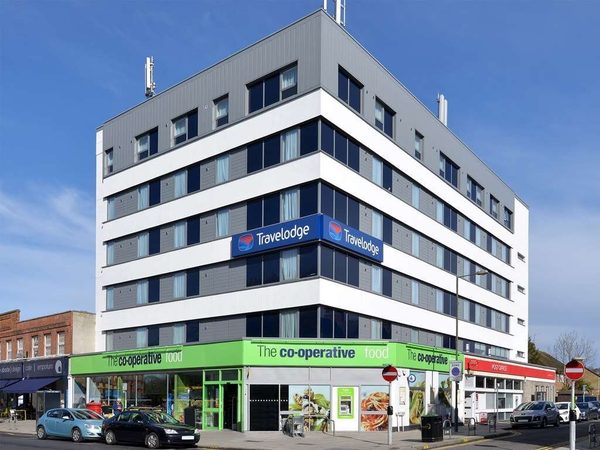 Travelodge London Raynes Park London England — Property