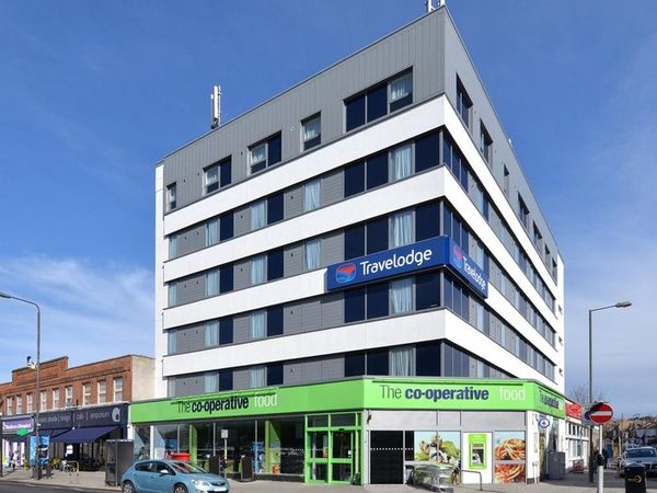Travelodge London Raynes Park London England — Property