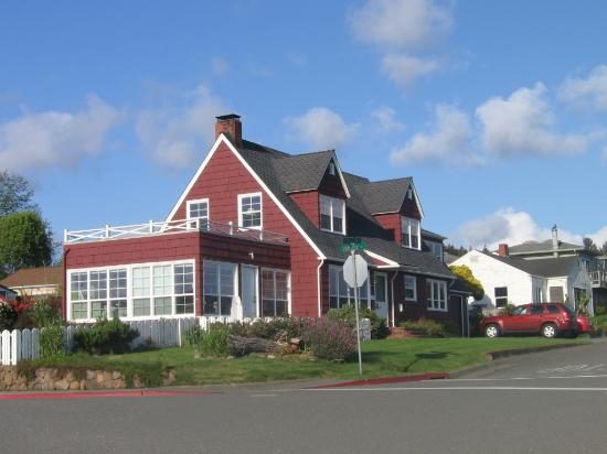 Trinidad Bay Bed and Breakfast Hotel — Property