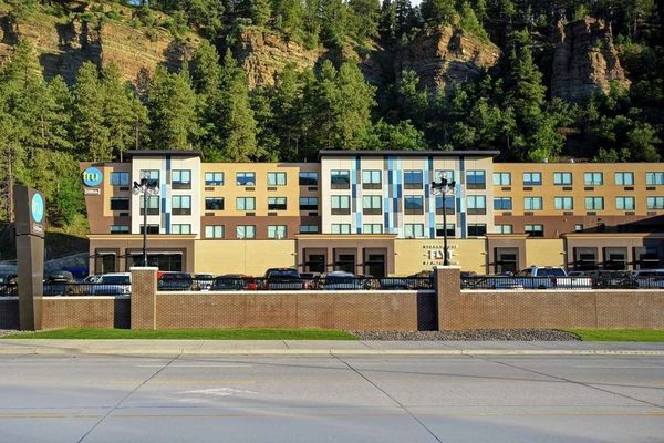 Tru By Hilton Deadwood — Property