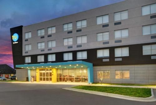 Tru by Hilton Gaylord — Property