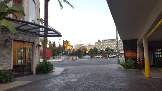 Tuscan Garden Inn Los Angeles California — Property
