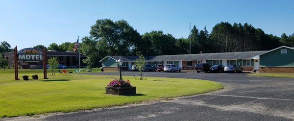 Tween The Lakes Motel — Property