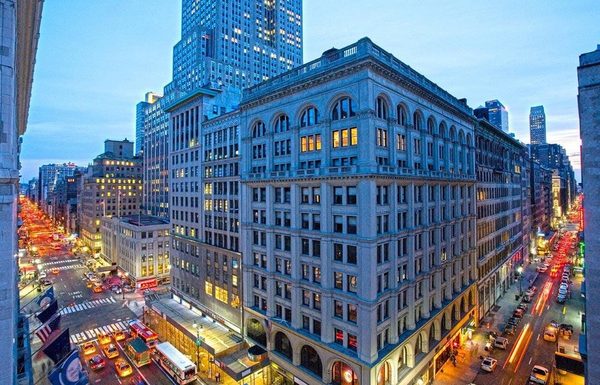 U Hotel Fifth Avenue — Property