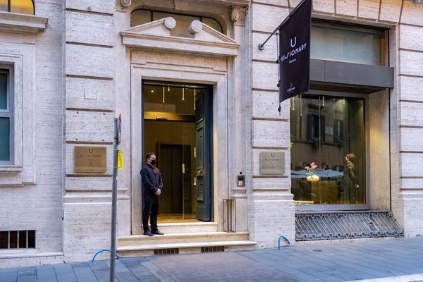U Visionary Roma Hotel — Property