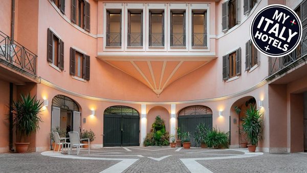 Unica Suites — Property