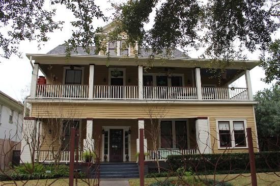Uphouse Manor Bed Breakfast — Property