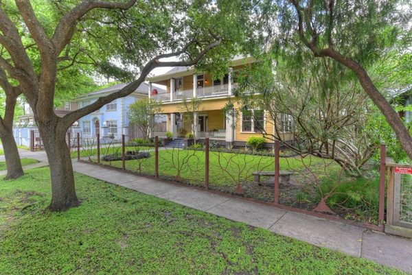 Uphouse Manor Bed Breakfast — Property
