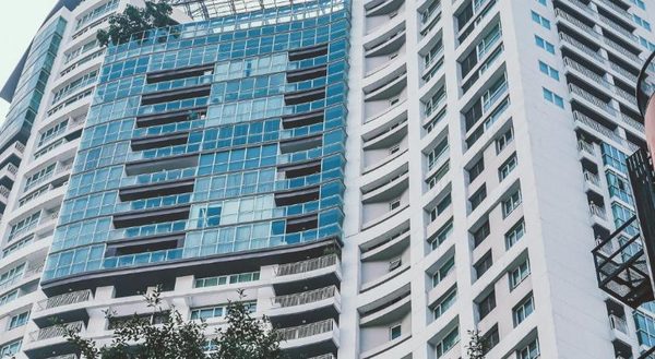 Urbana Langsuan — Property
