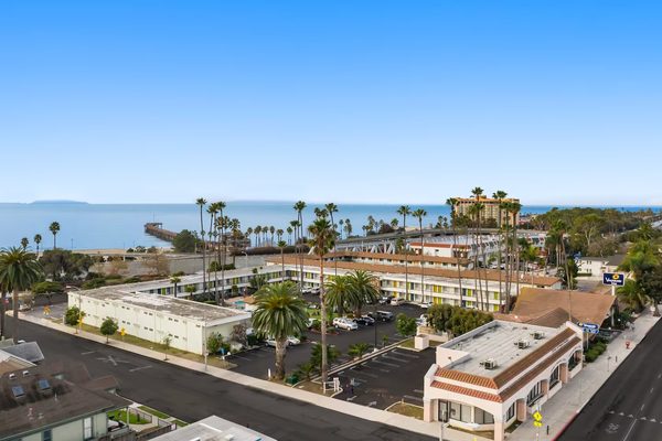 Vagabond Inn Ventura — Property