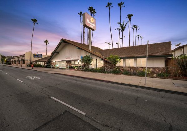 Vagabond Inn Ventura — Property