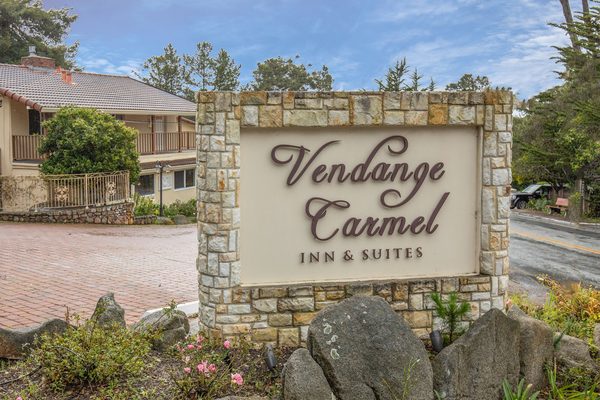 Vendange Carmel Inn Suites — Property