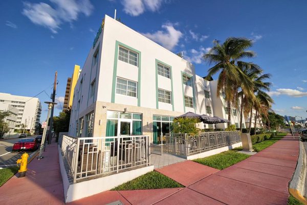 Venezia Hotel Miami Beach Florida — Property
