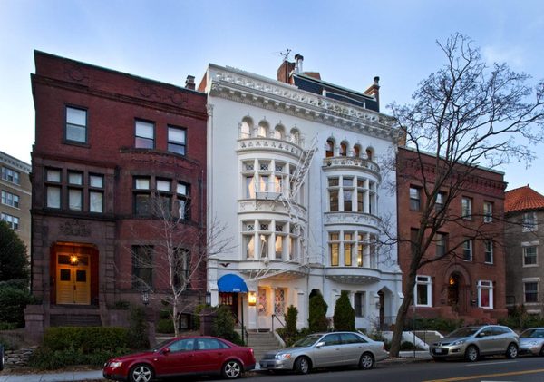 Vermont Avenue Bed and Breakfast — Property