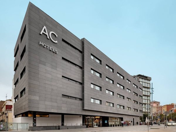 Via Sants Hotel Barcelona Tapestry Collection by Hilton Barcelona Catalonia — Property