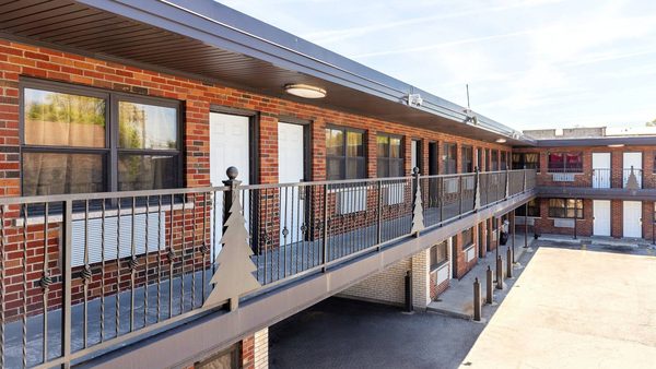 Villa Dubois Guest House Chicago Illinois — Property